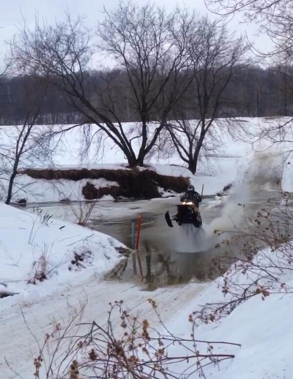 alg_racing's tweet image. Not a very good day to go snowmobiling. But that wont stop us! #polaris #prormk #sled