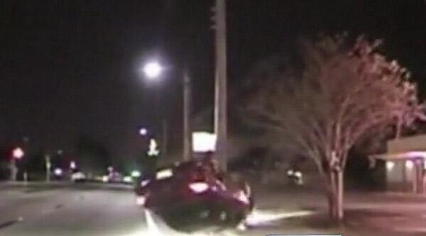Caught on camera: Man flips car after texting and driving bit.ly/1b12jpu Mobile> bit.ly/oTqYew #KHOU