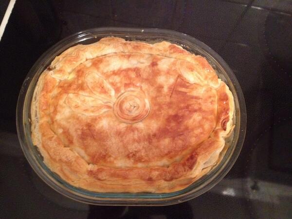 Stephaniefield9's tweet photo. Amazing cooking skills @jdubs46 #homemade #pie http://t.co/jqp7qGTtoC