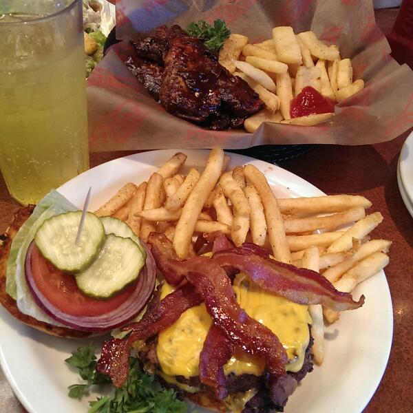 saucywhite's tweet image. #SizzlerLife