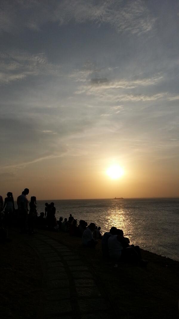 edugreccobr's tweet photo. http://t.co/vcMKM0JoaA     por do sol Farol da Barra Salvador Bahia http://t.co/qW3Wld2Lx4