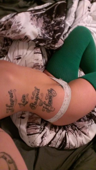 About to get online!! #mfc Just for you love your page!!! @Tattooed_Babes http://t.co/R8eijKCcxE<a href="/tag/mfc"class="tags">#mfc</a>
