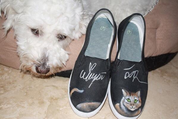 xlovecore's tweet photo. @twinsmegliz ✨ Speaking of M&amp;L, M&amp;L-inspired shoes by me. ✨ http://t.co/fRwFwByrFQ http://t.co/WghIPgBJqR