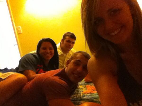 Cmoler28's tweet photo. @asiadawn3 @laurenslaydon4 http://t.co/oHOX9LhL0N