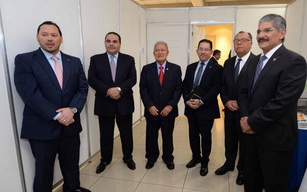 debateASDER's tweet photo. Compartimos imágenes del #DebateASDER http://t.co/w3paRW1FV9