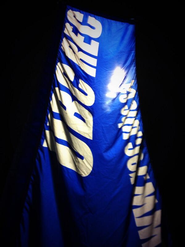 jbors92's tweet photo. Sunday night lights #fball #norain #knockonwood @ubcrec http://t.co/CkiBPfCFdF