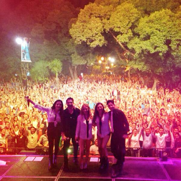 maracostac's tweet photo. “@ov7oficial: Gracias a las más de 20 mil personas que nos acompañaron hoy. http://t.co/0u3B00YdZE”/@Fpc_18 @salvadorhamdan 👀