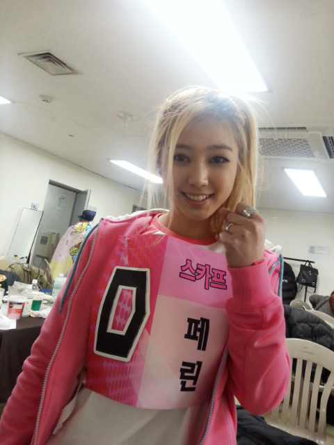 Bd1qeIHCQAAGmmY.png:large