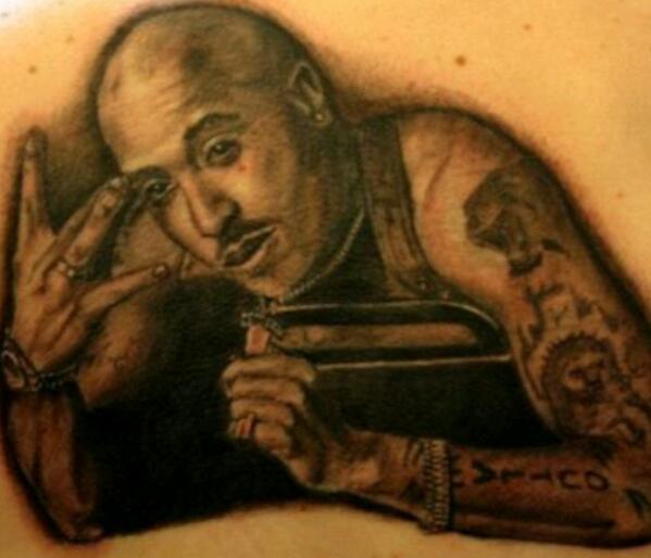 saucywhite's tweet photo. I seen this pac tat on someone's header, shit looks nothing like him, pac looks mexican on the tat tbh.. http://t.co/9juSCato73