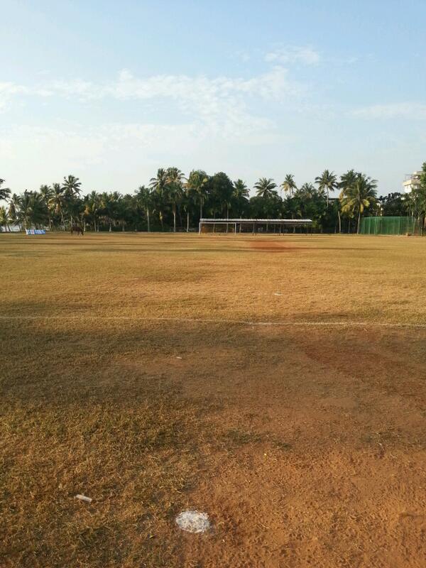 chezlegend140's tweet image. @Duffers9 a session on possibly the worst pitch I've ever trained on #federationcup #indiaproblems  @dafs_r_jones