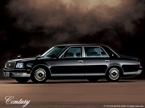 【Century (Toyota)】
トヨタが誇る最高級乗用車。国産車で唯一のV12エンジンは究極ともいえるバランス性能を実現し快適な乗り心地を提供。
《燃費》7.6km/L
《排気》5.0L
《価格》1219万円