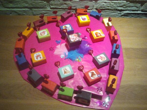 RonaldRoosjen's tweet photo. jasmijn haar traktatie voor haar klasgenootjes. gemaakt samen met mama #toppers http://t.co/zSGBVnPGfx
