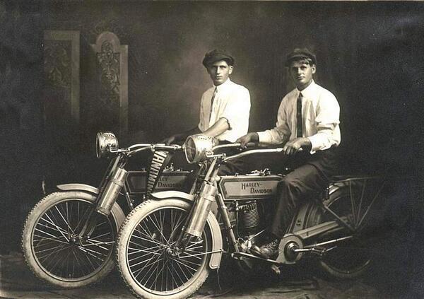 William Harley and Arthur Davidson, 1914 "Harley Davidson"