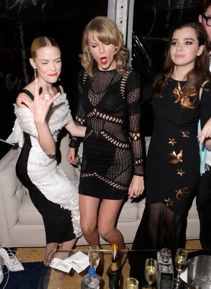 HaileeSfBotTH's tweet image. Hailee at Golden Globe Award after party (2)