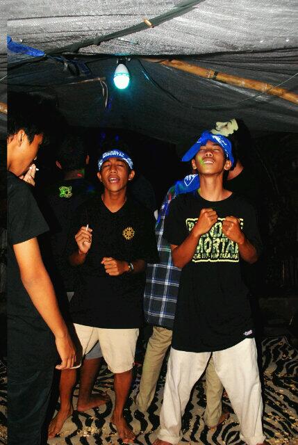 FOI_IMMORTAL's tweet photo. asik bro!! "@Rakaimmortal: @putuwidsartika @FOI_IMMORTAL http://t.co/M5nz9H7I3s"