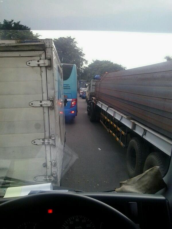 KerandsM's tweet photo. Macet  parah bener......! http://t.co/GNE8jqEkFv