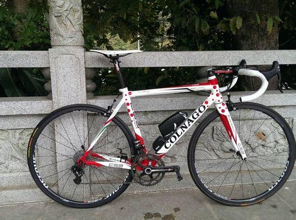 OSEOUS's tweet photo. @Colnagoworld + @OSEOUS @EDCOengineering T-FCC 25: Tubular Full Carbon Ceramics/25mm profile. Best for climbing hills http://t.co/LKYBAcEjXM