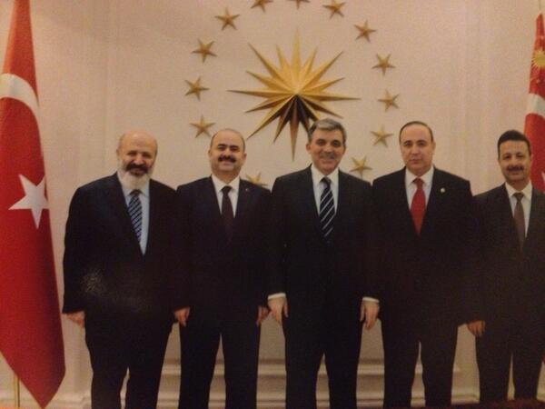 valiahmetaydin's tweet photo. Cumhurbaşkanımız Sayın Abdullah Gül'ü ziyaret ettik. Siirt Üniversitemiz için desteklerini aldık. http://t.co/utlOz7IaZZ
