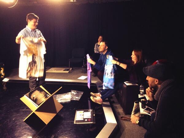 VenessaVocal's tweet image. Tom delivers his pitch to @Ringspun design team @TheMcrCollege #Designstudents #clientpitch #HECourses 👍