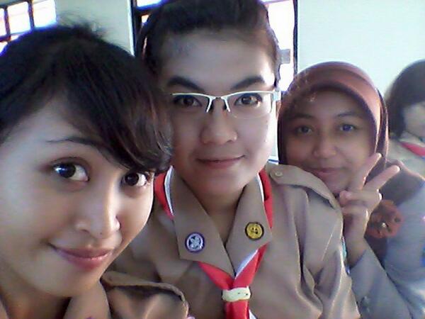 Our last year in college <a href="/frideilla/">Ony Frideilla</a> :)