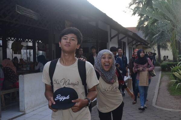 KREMOVPICTURES's tweet image. Saat selesai Roadshow di Untirta Teknik nih :D
Ada @Widjanarkoipal dan @LiaNurapriani  :D #Memoryof2013