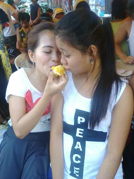 Churayy95's tweet photo. With my sister.<3 <3 

#evening19 http://t.co/JASFdEpHR6