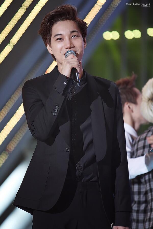 940114net's tweet photo. 140114 #HappyJonginDay ☞ http://t.co/gaCJKzXYzu 생일축하해 종인아>_<!!! http://t.co/4YTj2zyOxw