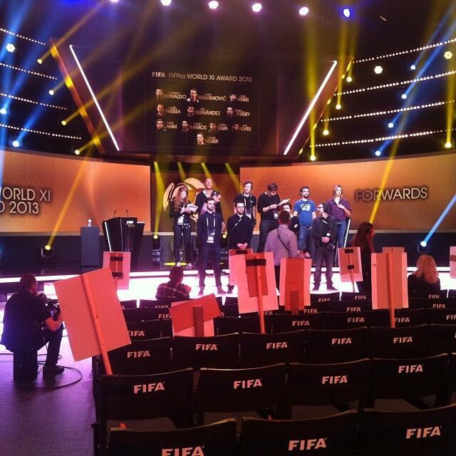 FIFPro World XI 2013 Bd3rS0NCUAAQ237