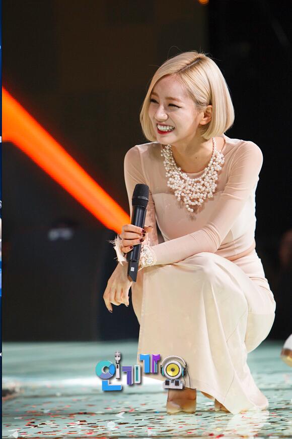 Bd3rqWqCEAEB6g9.jpg:large