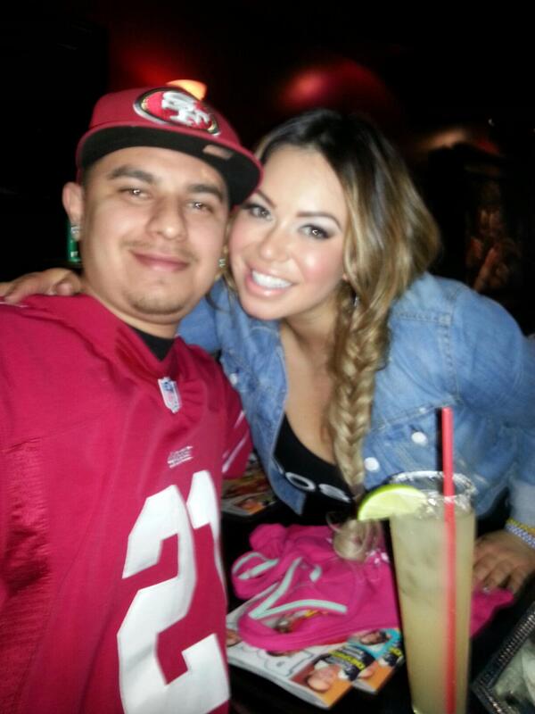 XxACExX_19's tweet photo. @Chiquis626  last night with my #bossbee http://t.co/vUQefHuCWS