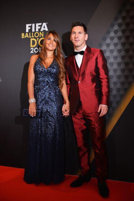No s&eacute; si Messi gane el #Bal&oacute;nDeOro, pero por usar este traje yo si le daba de premio los #HuevosDeOro<a href="/tag/bal%C3%B3ndeoro"class="tags">#Bal&oacute;nDeOro</a><a href="/tag/huevosdeoro"class="tags"><span>#huevosdeoro</span></a>