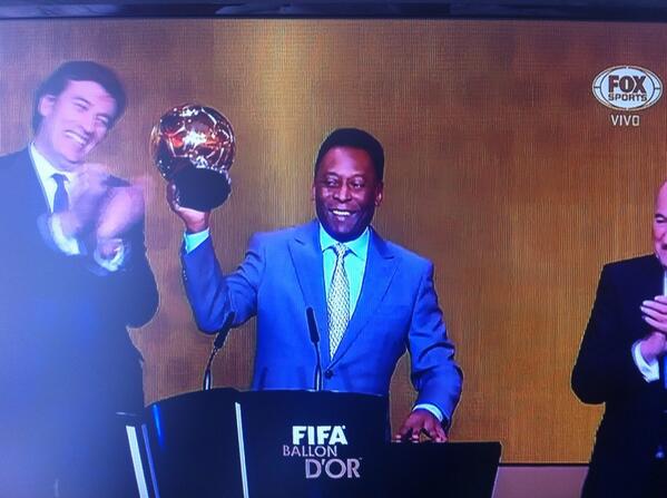 LosHacheros's tweet photo. Basta de polémicas! El Balón de Oro se lo llevó Pelé!!!! http://t.co/EiyzhBKs1a