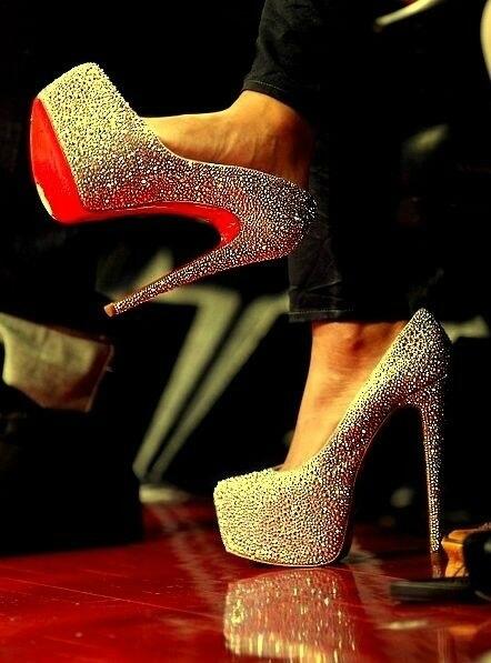 StrengthInHeels's tweet photo. COUNTDOWN: 18 more days until tickets go on sale for the first Strength In Heels event! #strengthinheels #Winnipeg http://t.co/oHkFV1dggW