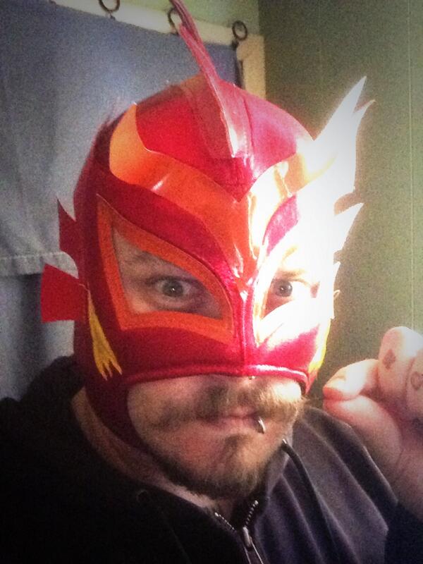 ElSharkDiablo's tweet photo. New mask! http://t.co/a5OYlk0OiR