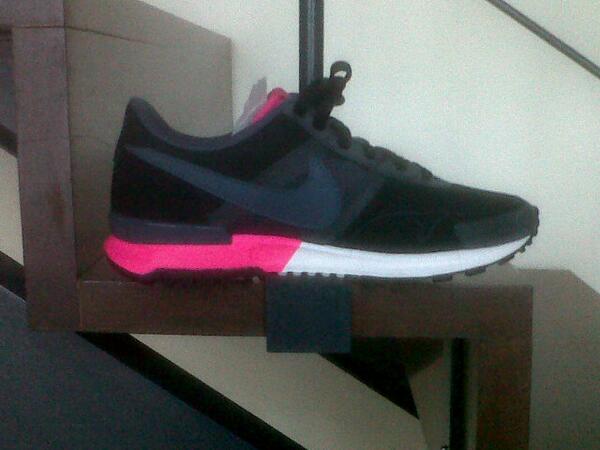 mergalvear's tweet photo. New shoes!! #ilikeit http://t.co/KhTquV308v