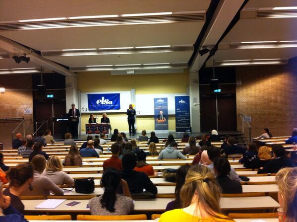 elsaamsterdam's tweet photo. Het is zover. Het Groot Juridisch Dictee 2014 met @EdgarduPerron gaat van start! http://t.co/FLtw0CbHjR