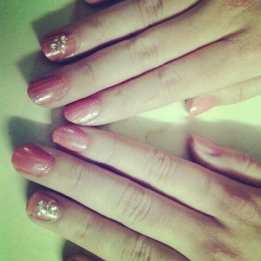 breaking_fear's tweet image. Fat fingers, pretty nails