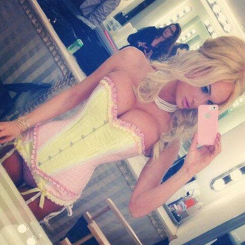 selfshots2013's tweet photo. Very Beautiful Chick Selfpix http://t.co/BetwI19sII #selfie #selfshot http://t.co/dGsp52zaDq