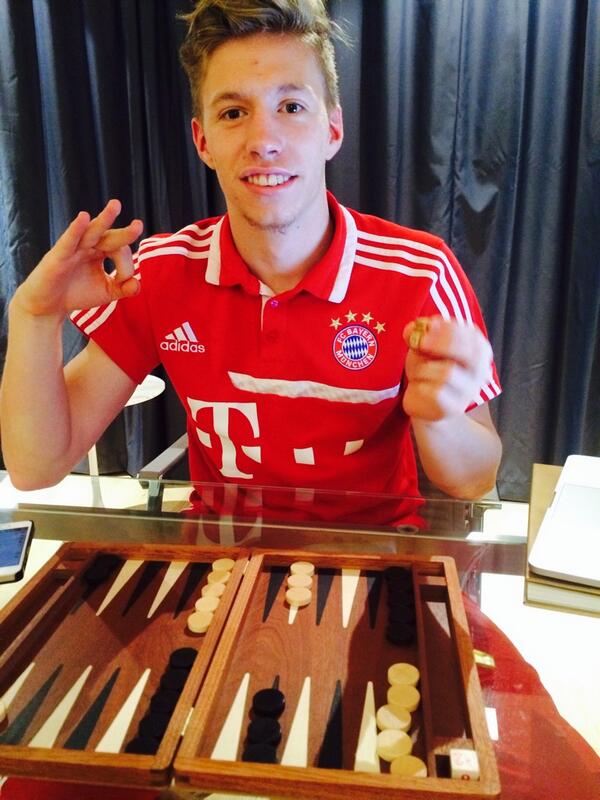 How does your Monday evening look like? Mine looks very easy haha :-) #backgammon #mitch #lastday #da27