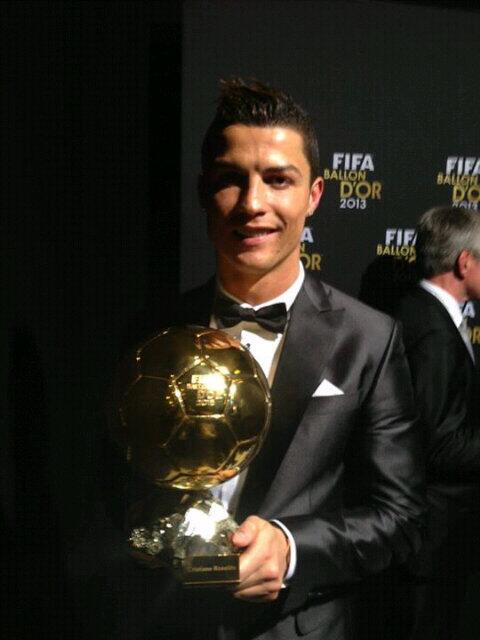 ManuelValdo's tweet photo. Muy merecido CR7 http://t.co/1XoEk3tO5b