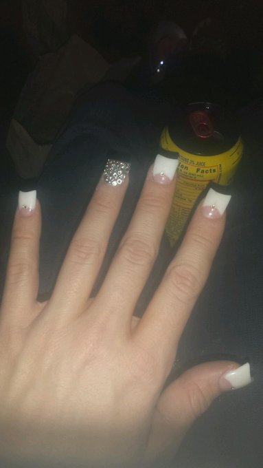 New AVN nails http://t.co/veu2uzY17S