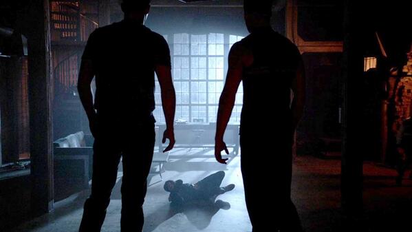 MTVteenwolf's tweet photo. ONE HOUR LEFT till an all new #TeenWolf! Any guesses to what's happening here?! http://t.co/Ig1M2SuqkQ