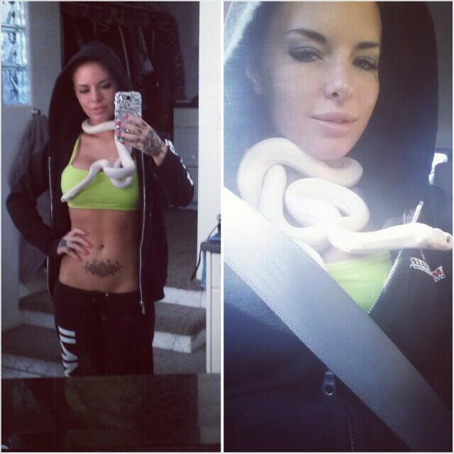 Post office run with a scale baby http://t.co/8AxsTdQwv8