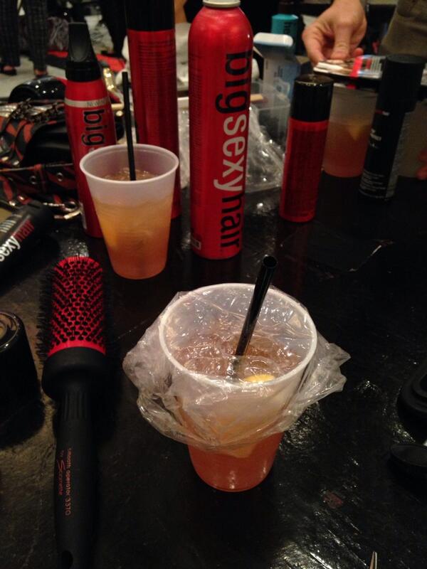 MyKittyCan's tweet photo. #sufs #sexyhairtraining2014 #sdd #drinkprotection @sexyhair http://t.co/aeafTGHBxy