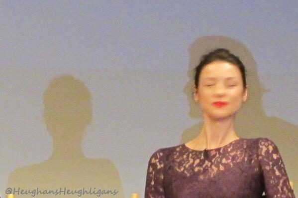 Heughligans's tweet image. This is a little blurry, but look how the shadows are. @Heughan @caitrionambalfe @Outlander_Starz #pureluck