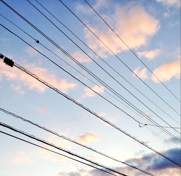 _n_____xxx's tweet photo. 雲がピンク色、いってきます http://t.co/ZgDcnAjHob