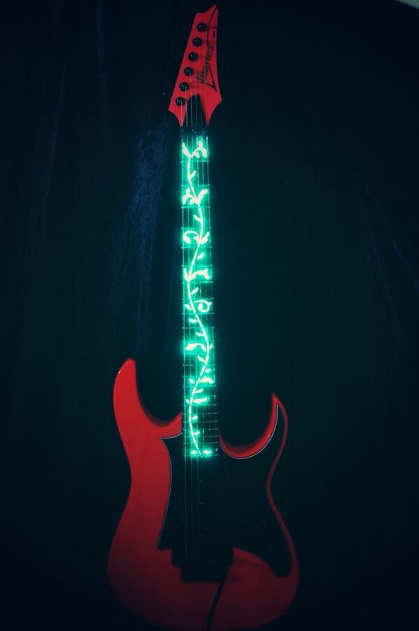 GentlemenZero's tweet photo. Yey this week i'm gonna play this new guitar with a new band.. http://t.co/ivPSGn7EbD