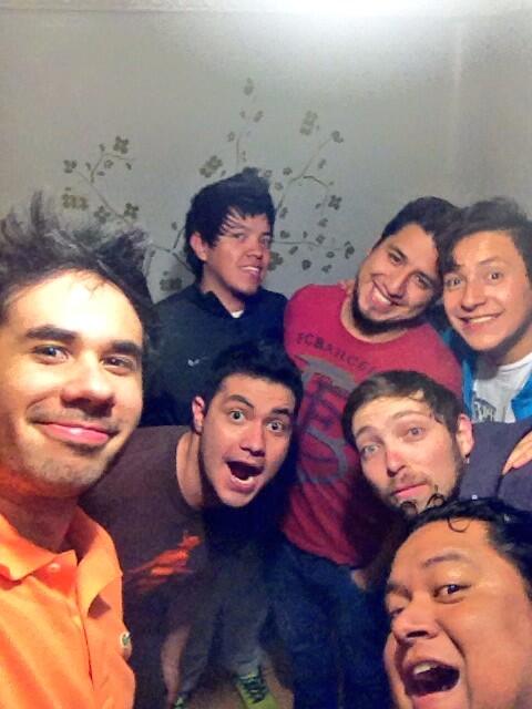 werevertumorro's tweet photo. Los hermanos que yo escogí y fede http://t.co/YEnm5NKf4j