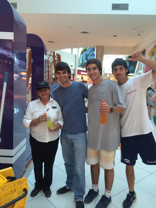 exposportcl's tweet photo. Energizando a la señora Carmen! http://t.co/kJIVIS4Y1n
