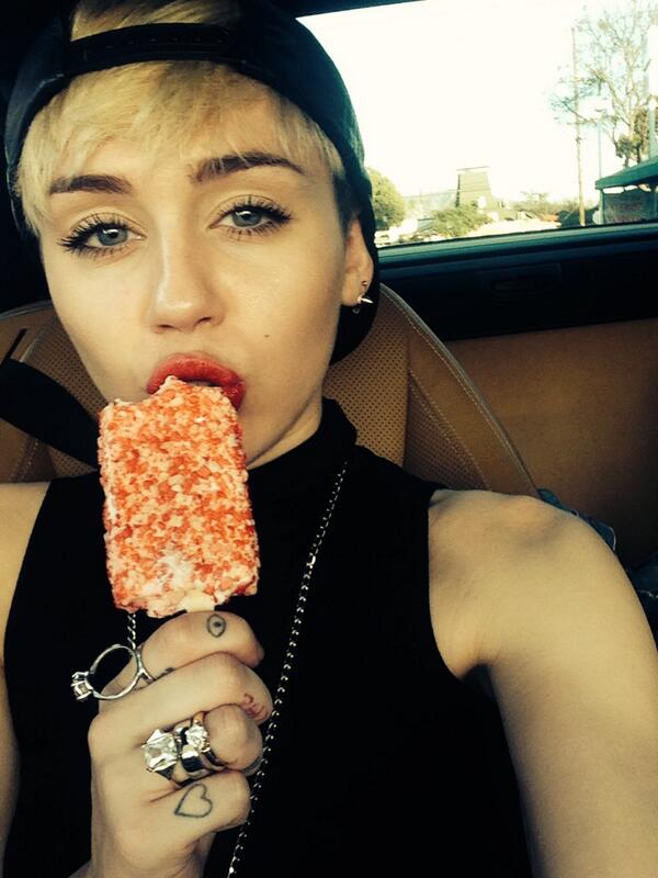 miley tweet picture